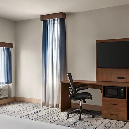 La Quinta Inn & Suites By Wyndham Austin South מראה חיצוני תמונה