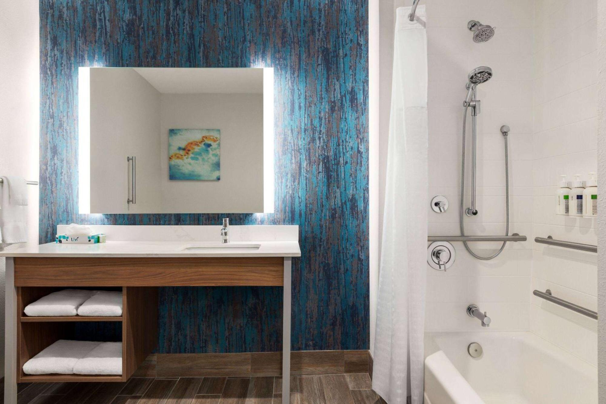 La Quinta Inn & Suites By Wyndham Austin South מראה חיצוני תמונה