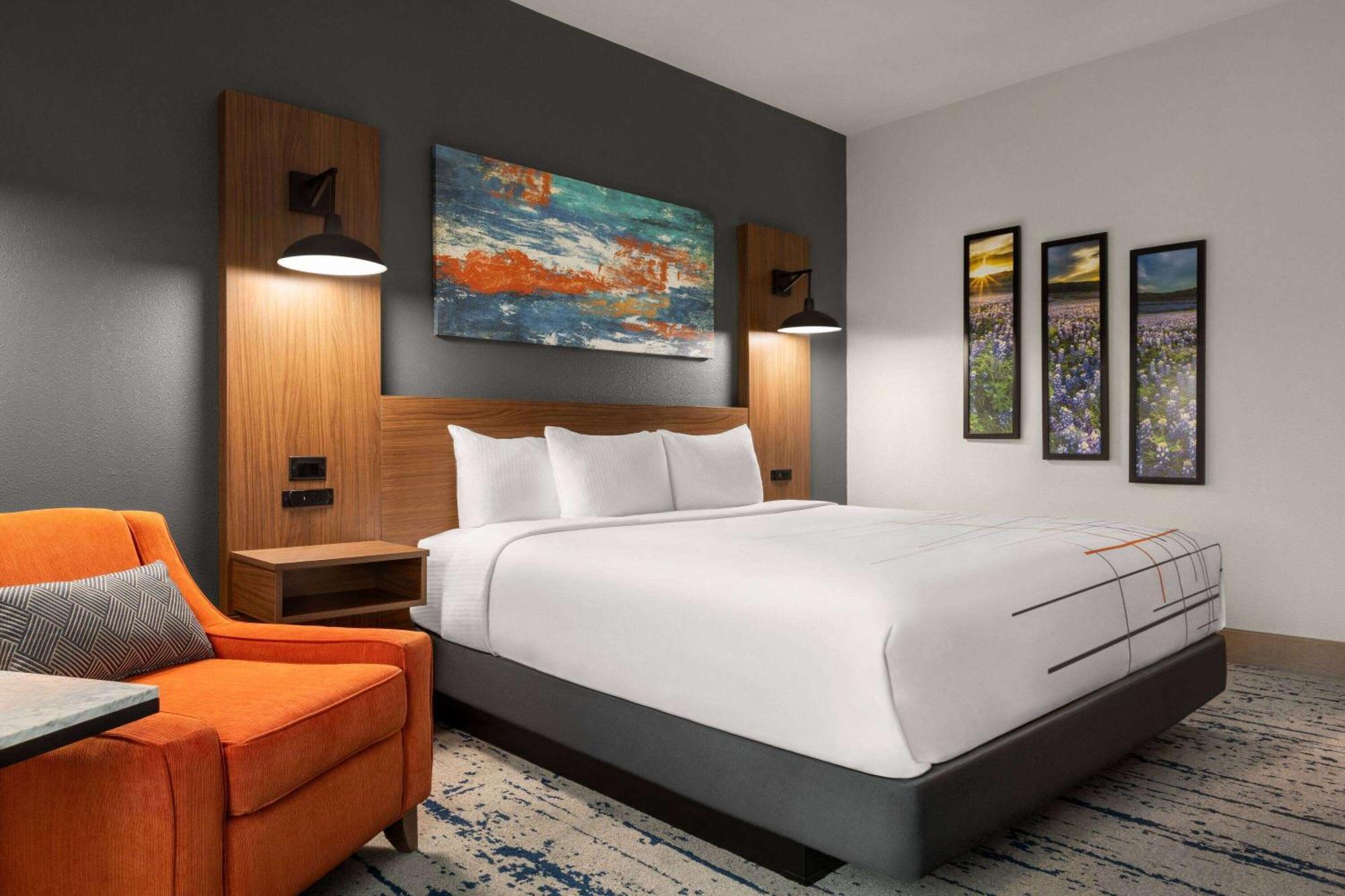 La Quinta Inn & Suites By Wyndham Austin South מראה חיצוני תמונה
