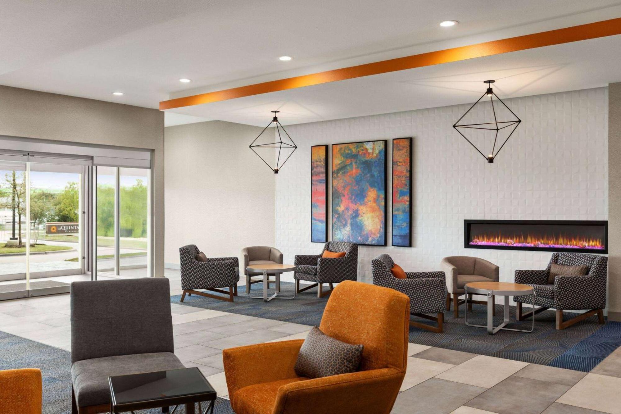 La Quinta Inn & Suites By Wyndham Austin South מראה חיצוני תמונה