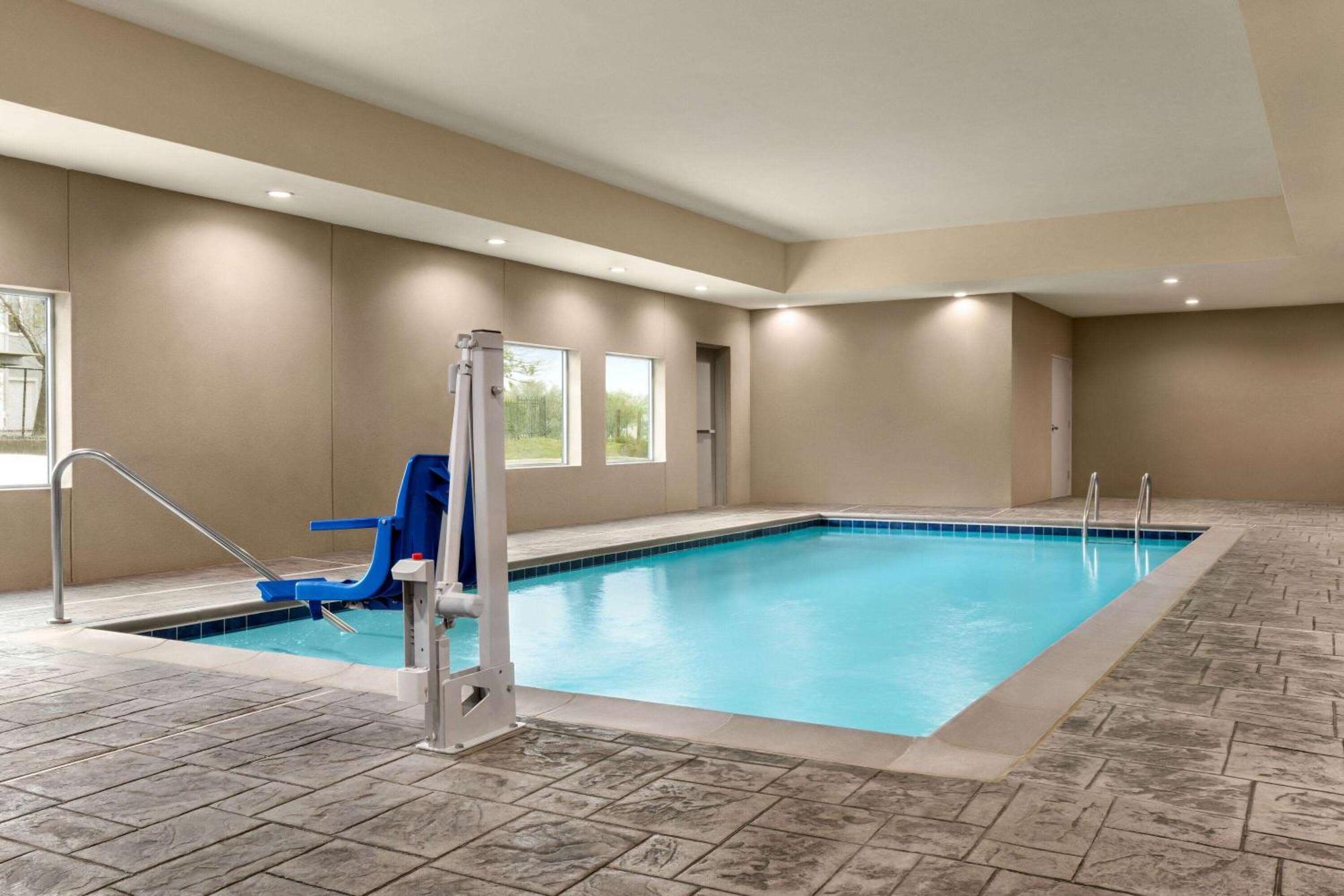 La Quinta Inn & Suites By Wyndham Austin South מראה חיצוני תמונה