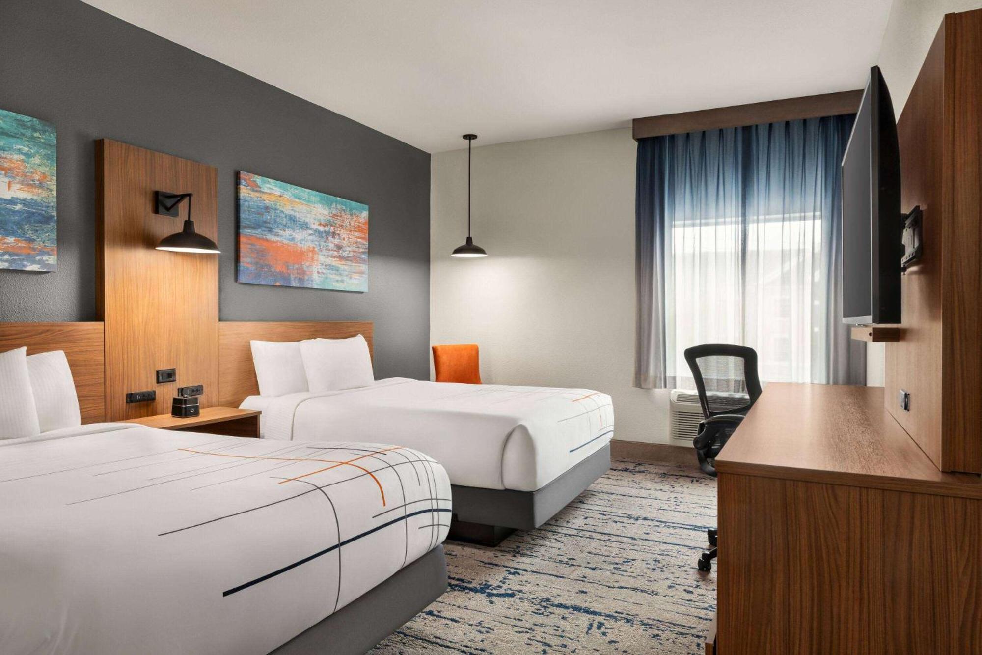 La Quinta Inn & Suites By Wyndham Austin South מראה חיצוני תמונה